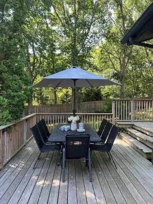 Sparkling East Hampton Oasis 3 Bed 2 Bath w/Heated Pool. Pets Welcome! Hotels in Springs