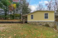 Great comfy house minutes to all that Asheville has to offer!