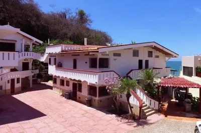 Casa las Mariposas Bungalow 8 Hoteles cerca de COPPEL Las Varas 6545