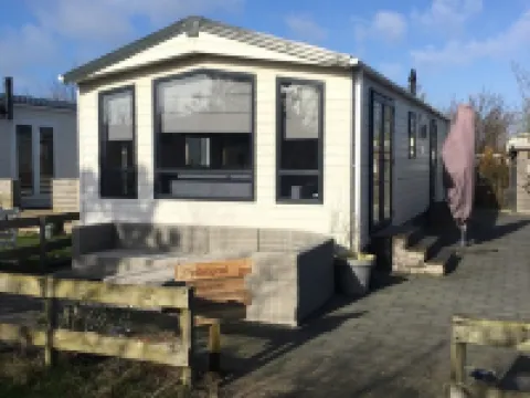 Beautiful and luxurious chalet for 4 persons 500 m from the sea. Hotéis em Petten