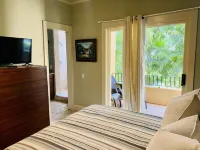 Spacious House: 5 Minute Walk to the Beach