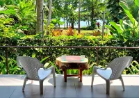 BEACHFRONT & Ocean View 1st Floor w A/C