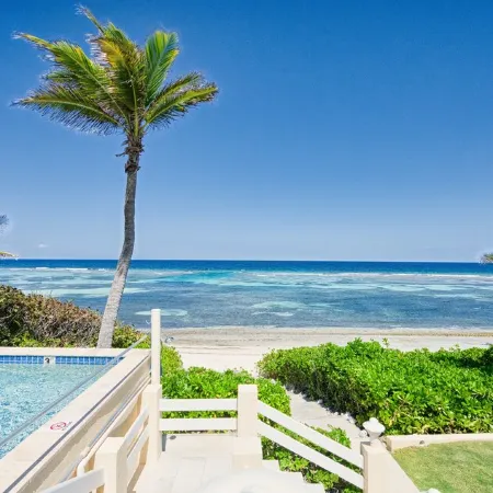 Coral Loft 4BR + 1 BR Oceanfront Villa w/ Private Pool & Beach in Grand Cayman