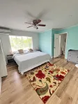 Charming 3 Bedroom Suite 200 steps to Beach, car available