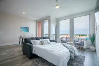 Best Ocean & Boardwalk Views of Carolina Beach! ~ Kalypso's Nest 카롤리나 비치 주립공원 주변 호텔