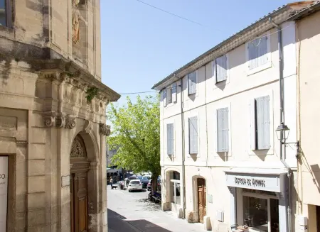 Gîte les Iris Studio 3 Climatisé Отели в г. Л'Иль-Сюр-ла-Сорг