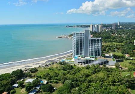 Seaside Haven Retreat Отели в г. Чаме