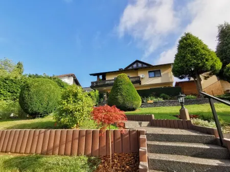 Excellent hillside location with wonderful views. Pets Allowed. Family friend.