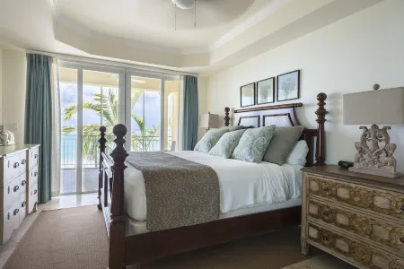 Summer Promotion: August 1 - October 31st/15% Off!  Book Now! Отели рядом с достопримечательностью «Turks and Caicos Map Mural»