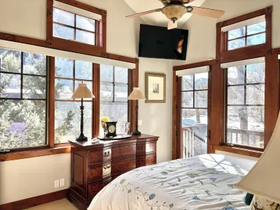 Prime Downtown Aspen Condo