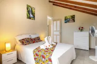 Enjoy a magnificent sunset with a breathtaking view of the sea Hotels in