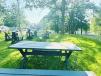 Beautiful Waterfront Cottage with Hot Tub in South Muskoka