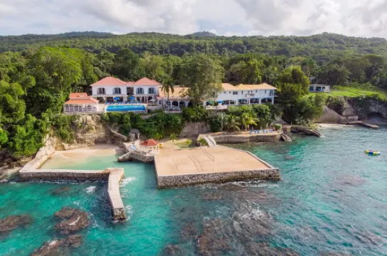 Luxury 13-bedroom, 7-acre, oceanfront villa, with all-inclusive option.