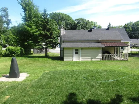 Magnificent cottage on Île d'Orléans Отели в г. Л'Иль-д'Орлеан