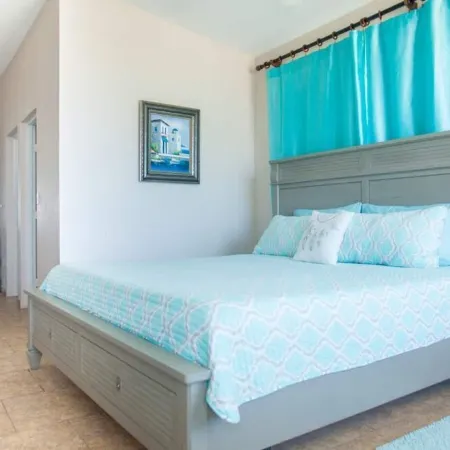 LaCasita Ocean Front House Отели в г. Агуада