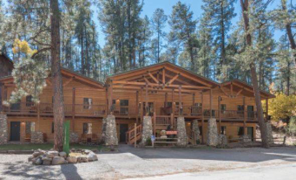 Upper Canyon Inn & Cabins
