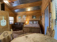 Walnut Canyon Cabins - balcony