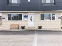 Perth Plaza Inn & Suites Hotel dekat Smiths Falls