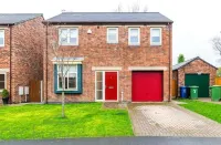 Brook Meadow House, 4 Bed House Manchester ¦ Business ¦ Retreat ¦ Hotels in Wigan