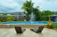 Shalom House - Pool