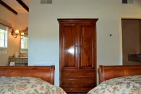 Vineyard Country Inn Hotels in St. Helena