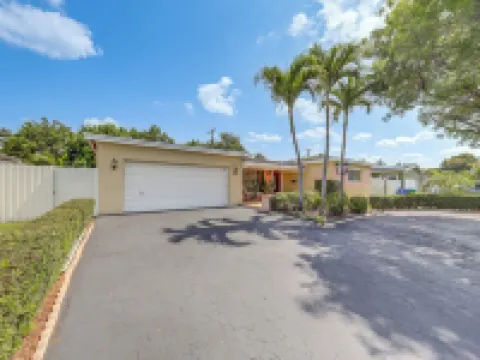 4 Mi to Hard Rock Stadium Miramar Home with BBQ! Hotels in Miramar