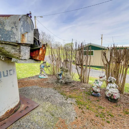 3 Mi to Caesars Casino: Indiana Retreat w/ Patio!