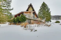 Near Canandaigua Lake: Retro Cabin w/ Deck & Views