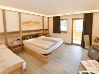 Wellness Hotel Dolomia Hotels in Soraga