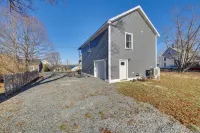 Deck w/ Water Views: Quiet East Boothbay Retreat! - Wifi
