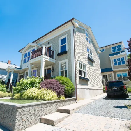 The Newport Lofts - 546 Thames Street