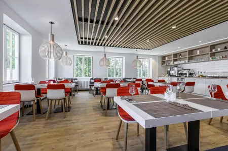 Serways Hotel Siegburg West Отели в г. Нойнкирхен-Зельшайд