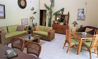 2 Bedroom 'Bird Watching Vacation' Villa - Housity