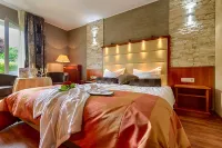 Domaine de la Forêt Hotels in Леннінген