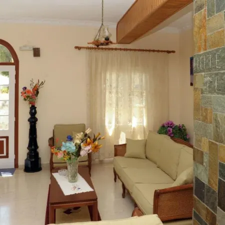 Hotel Villa Plaza Отели в г. Спеце