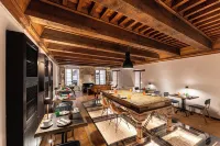 D.H. 로렌스  호텔