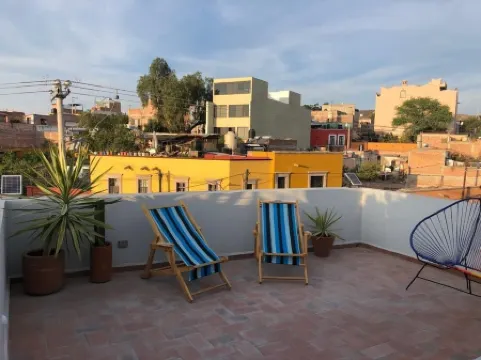 Suite Santa Noche Отели рядом с достопримечательностью «Parroquia de San Miguel Arcangel»