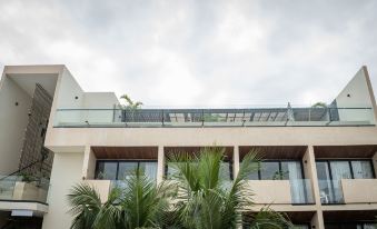 Moonshine Tulum Hotel & Hostel