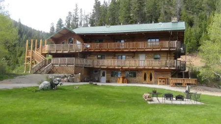 Judith Mountain Lodge