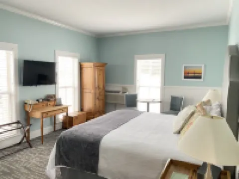 Harbor House Inn Hotels in Grand Haven