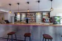 Logis Hôtel l'Oliveraie - Quầy bar