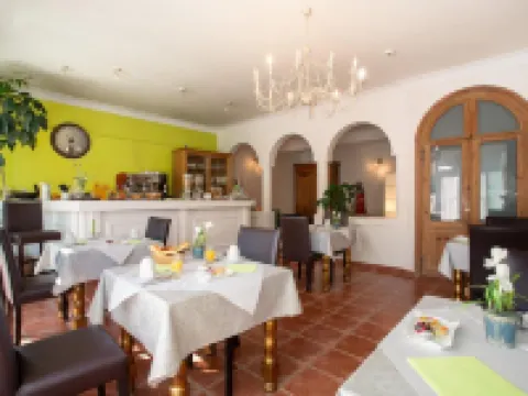 Logis Hotel l'Occitan 2 étoiles Hotels in Gaillac