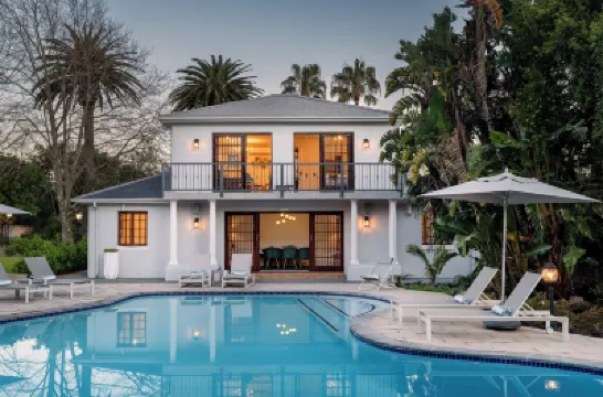 Palm House Boutique Hotel and Spa Hotel dekat Taman Wynberg