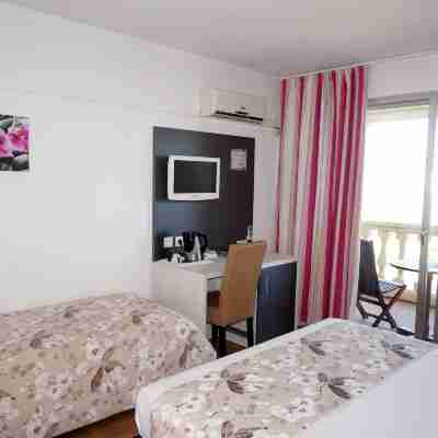 Logis Hôtel le Col de l'Ange Rooms