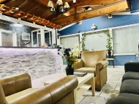 The Crossroads Motel - 2-Star