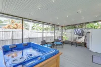 Largo Family Oasis Private Pool and Hot Tub! - Kylpyammeita