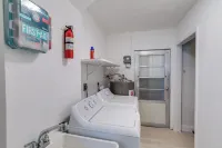 Largo Family Oasis Private Pool and Hot Tub! - parking