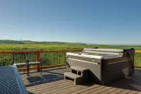 Fire Pit, Deck + Hot Tub: Idaho Group Getaway! - parking