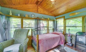 Riverfront Nature Getaway Near Downtown Pine City!