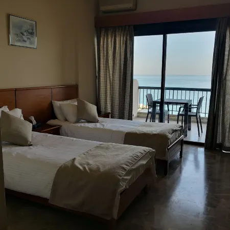 Holiday Suites Hotel & Beach Resort